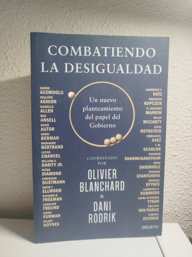 Portada del libro de Combatiendo la desigualdad. Un nuevo planteamiento del papel del Gobierno