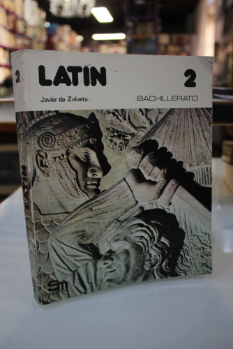 Portada del libro de Latín. 2 Bachillerato