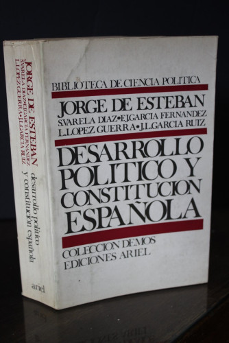 Portada del libro de Desarrollo político y Constitución Española.- Esteban, Jorge de.