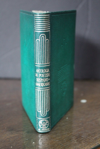 Portada del libro de Antología de poetisas hispanoamericanas modernas.- Aguilar, Crisol, 169.- 1ª Ed, 1946.- Muñoz, Matilde.