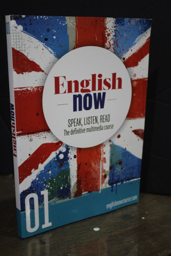 Portada del libro de English now. Speak, listen, read. The definitive multimedia course. 01.