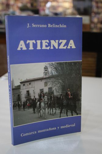 Portada del libro de Atienza, comarca montañosa y medieval