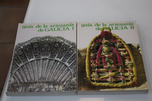Portada del libro de Guía de la Artesanía de Galicia.- Dos tomos.