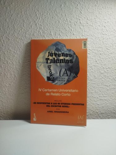 Portada del libro de IV Certamen Universitario de Relato Corto