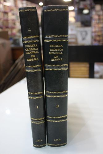 Portada del libro de Tercera reimpresión de la Primera Crónica General de España.- Dos tomos.