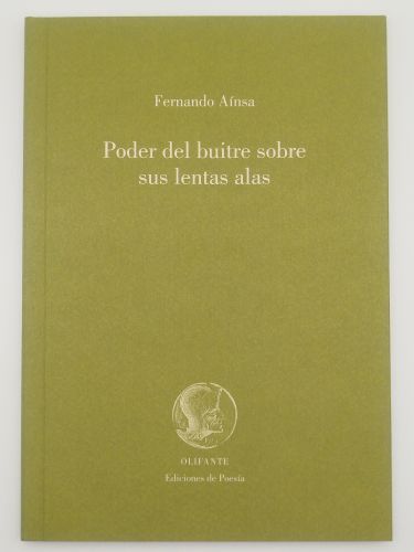 Portada del libro de Poder del buitre sobre sus lentas alas