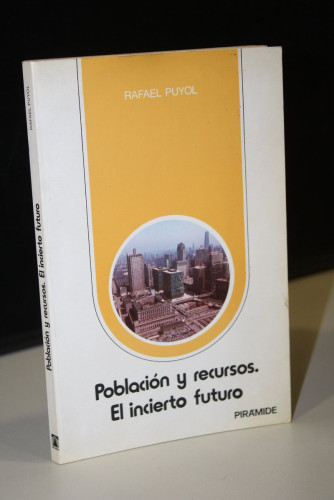 Portada del libro de Población y recursos. El incierto futuro