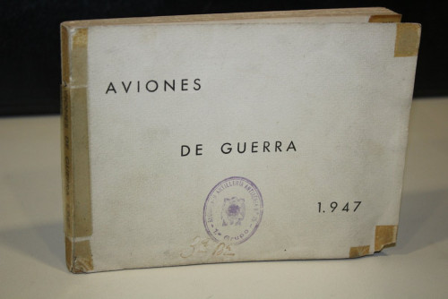 Portada del libro de Aviones de Guerra. 1947. Imprenta del Regimiento de Artillería de Costa de Gran Canaria.