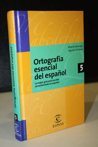 Portada del libro de Ortografía esencial del español