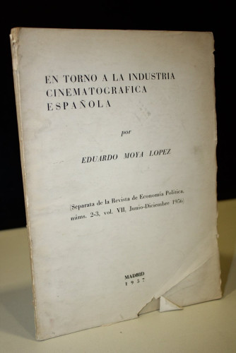 Portada del libro de En torno a la industria cinematográfica española