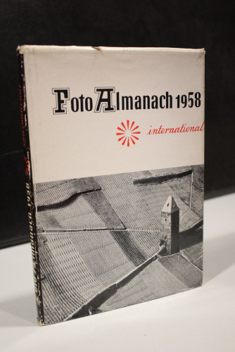 Portada del libro de Fotoalmanach International, 1958.