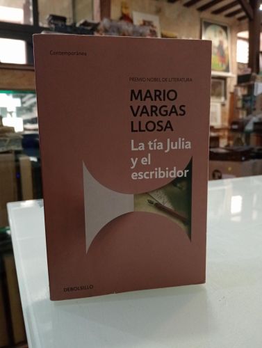 Portada del libro de La tía Julia y el escribidor [Dedicado]