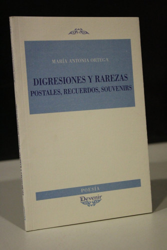 Portada del libro de Digresiones y rarezas. Postales, recuerdos, souvenirs