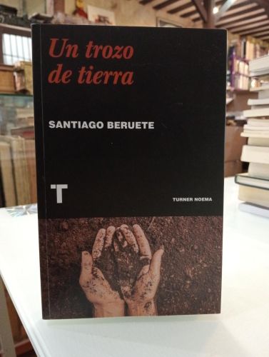 Portada del libro de Un trozo de tierra [Dedicado]