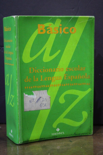 Portada del libro de Básico. Diccionario escolar de la Lengua Española.- Edelvives.