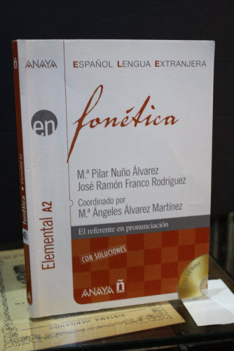 Portada del libro de Español Lengua extranjera. Fonética. Elemental A2. Con soluciones.- Contiene 2 CD.