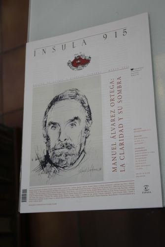 Portada del libro de Ínsula, 915. Manuel Álvarez Ortega: La claridad y su sombra. Marzo 2023.