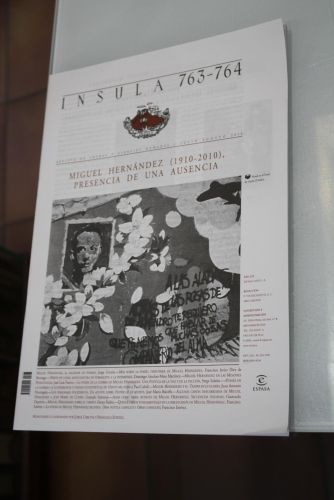 Portada del libro de Ínsula, 763-764. Miguel Hernández (1910-2010), presencia de una ausencia. Julio-Agosto 2010.