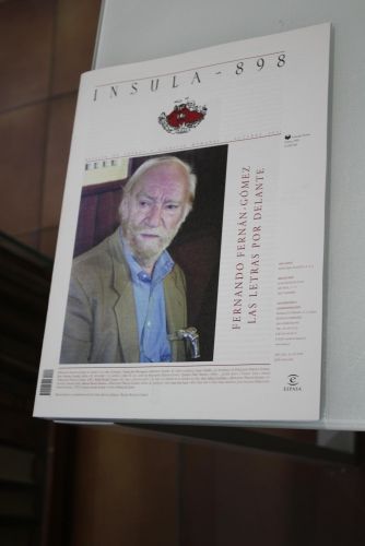 Portada del libro de Ínsula, 898. Fernando Fernán-Gómez. Las letras por delante. Octubre 2021.
