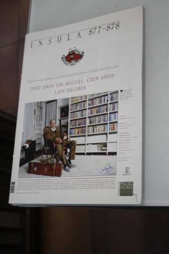 Portada del libro de Ínsula, 877-878. Diez años sin Miguel. Cien años con Delibes. Enero-Febrero 2020.