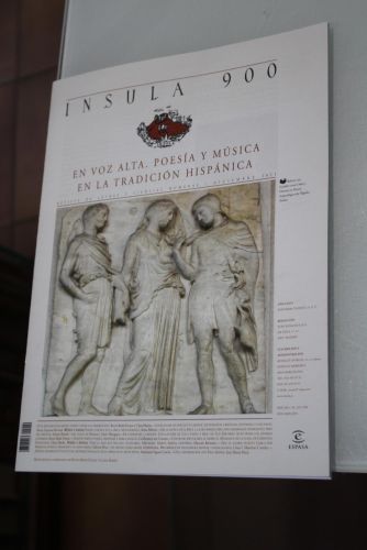 Portada del libro de Ínsula, 900. En voz alta. Poesía y música en la tradición hispánica. Diciembre 2021.