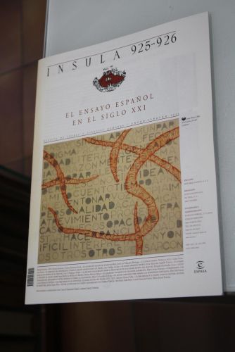 Portada del libro de Ínsula, 925-926. El ensayo español en el siglo XXI. Enero-Febrero 2024.