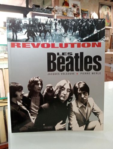 Portada del libro de Révolution, les Beatles