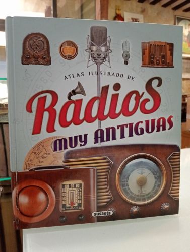 Portada del libro de Atlas ilustrado de radios muy antiguas