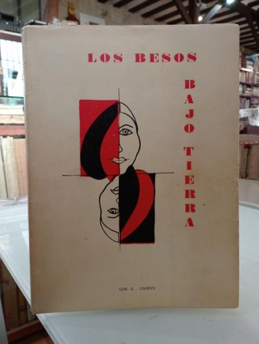 Portada del libro de Los besos bajo tierra