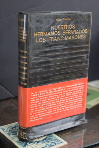 Portada del libro de Nuestros hermanos separados los franc-masones