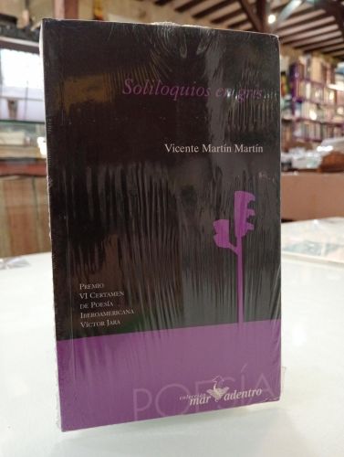 Portada del libro de Soliloquios en gris