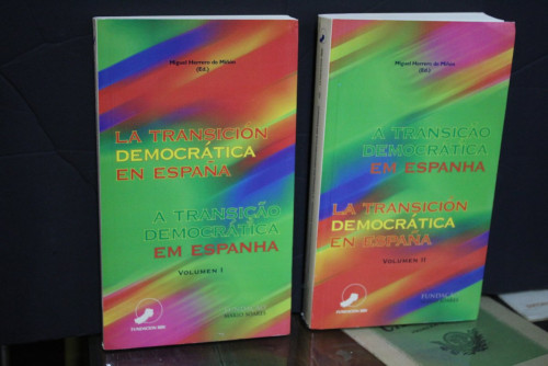 Portada del libro de La transición democrática en España. A transiçao democrátca en Espanha. Dos volúmenes