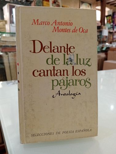 Portada del libro de Delante de la Luz Cantan los Pájaros