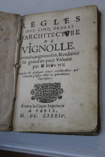 Portada del libro de (Arquitectura. Pequeño Vignola. 1684) Regles des cinq ordres d'Architecture de Vignolle, reveues, augmentées...