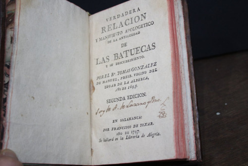 Portada del libro de (1797 Salamanca) Verdadera relacion y manifiesto apologetico de la antigüedad de Las Batuecas y su descubrimiento....