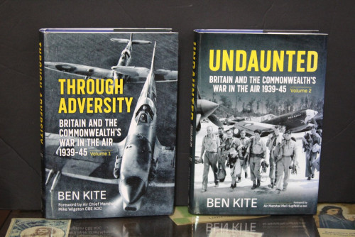 Portada del libro de Britain and the Commonwealth's War in the Air 1939-45.- Kite, Ben.- 2 volumes.- Through Adversity and...